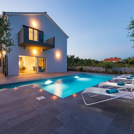Aria Villa